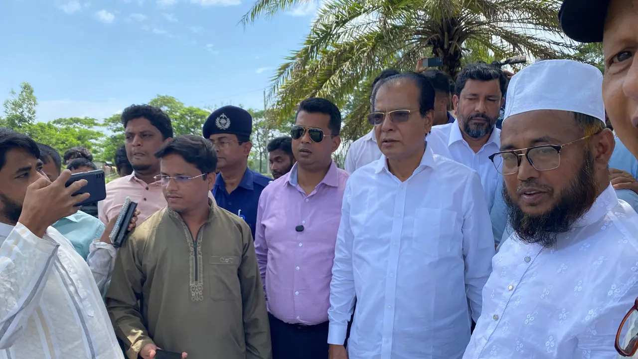 ত্রাণ বিতরণে অনিয়ম-স্বজনপ্রীতি বরদাস্ত করা হবে না