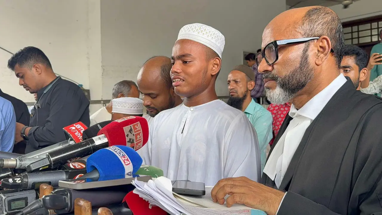৬ বছরের আইনি লড়াই : ৩০ লাখ টাকা পেল হাত হারানো সেই নাহিদ