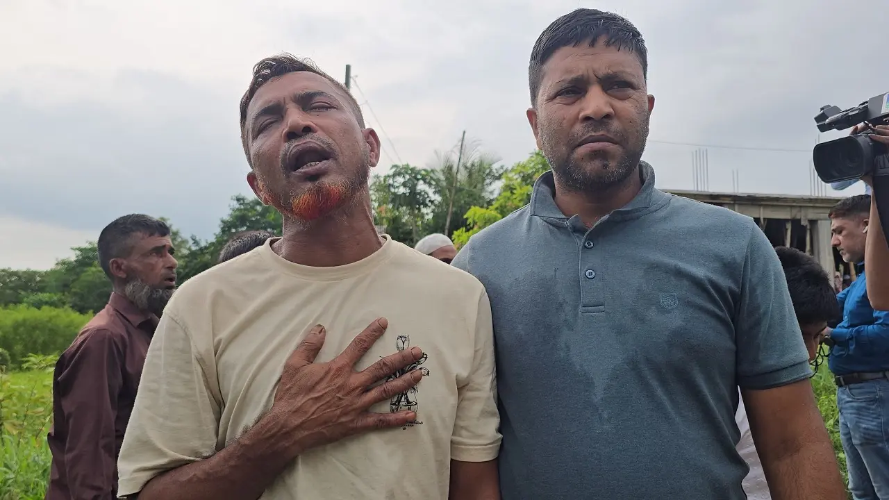 নারায়ণগঞ্জের তিন পরিবারে শোকের মাতম