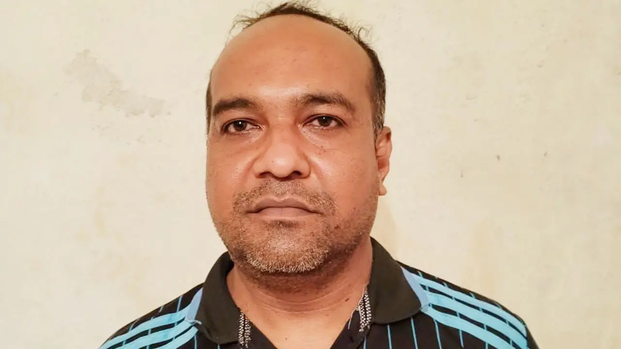 নরসিংদীতে ৫০ পিস ইয়াবাসহ স্বাস্থ্য কমপ্লেক্সের চিকিৎসক আটক