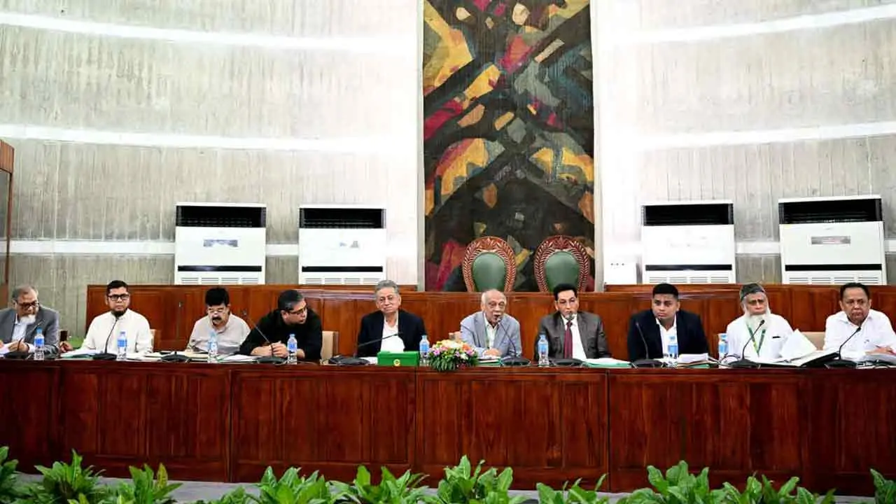অর্থমন্ত্রণালয় সম্পর্কিত কমিটির বৈঠক : ব্যাংক ও মুদ্রানীতি নিয়ে আলোচনা