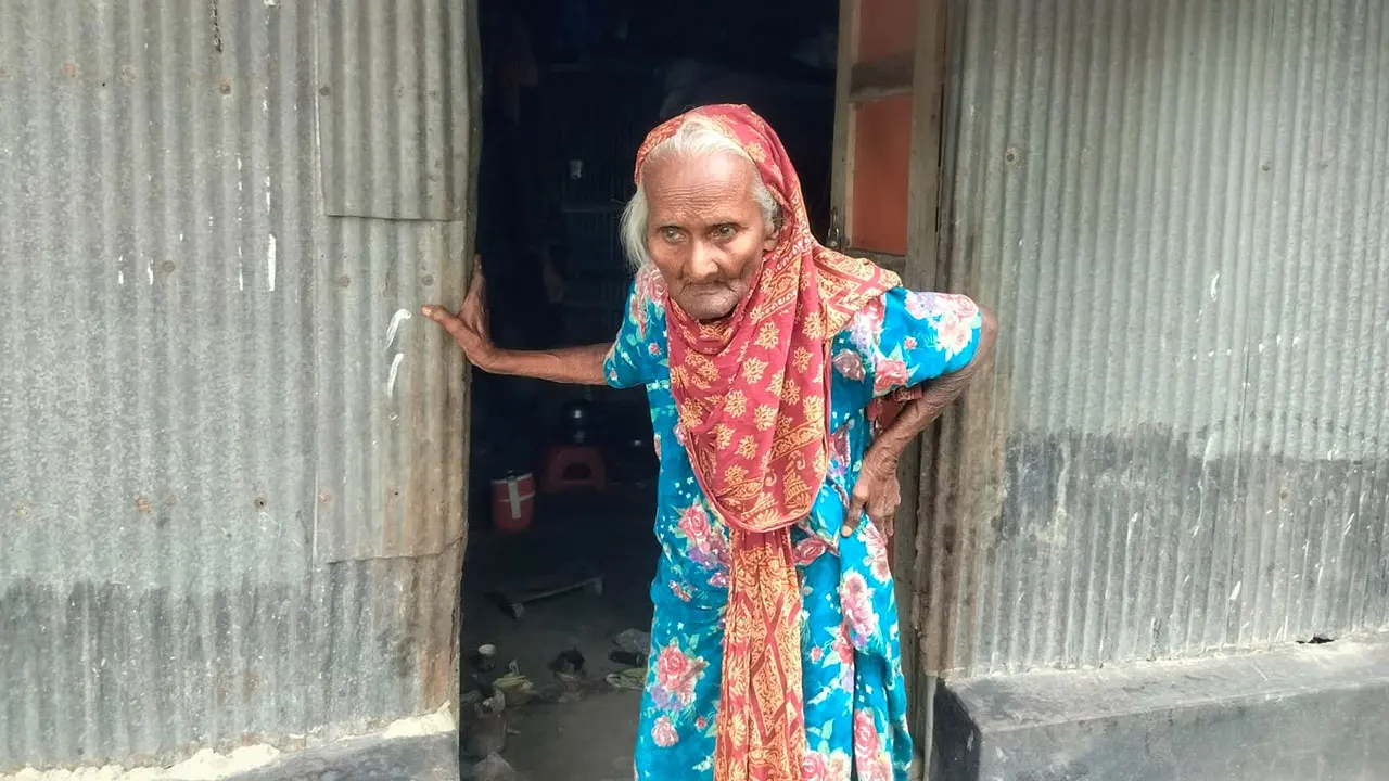 শতবর্ষী সোনাভানুর সঙ্গী এখন অনাহার-অবহেলা