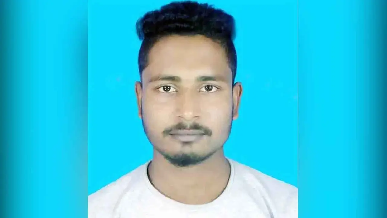 নওগাঁয় নিজ ঘর থেকে যুবকের ঝুলন্ত মরদেহ উদ্ধার