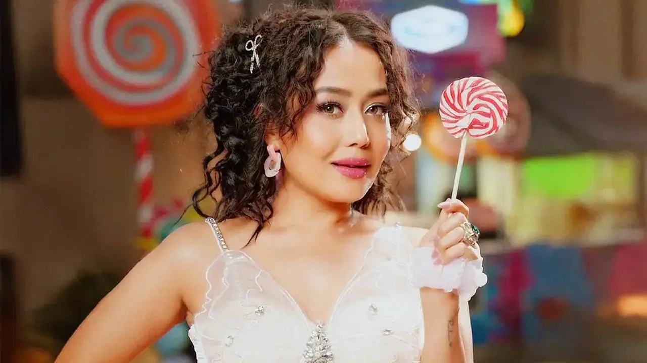 উত্তাল দিল্লি, শিক্ষার্থীদের জন্য গায়িকা নেহা কক্করের বার্তা