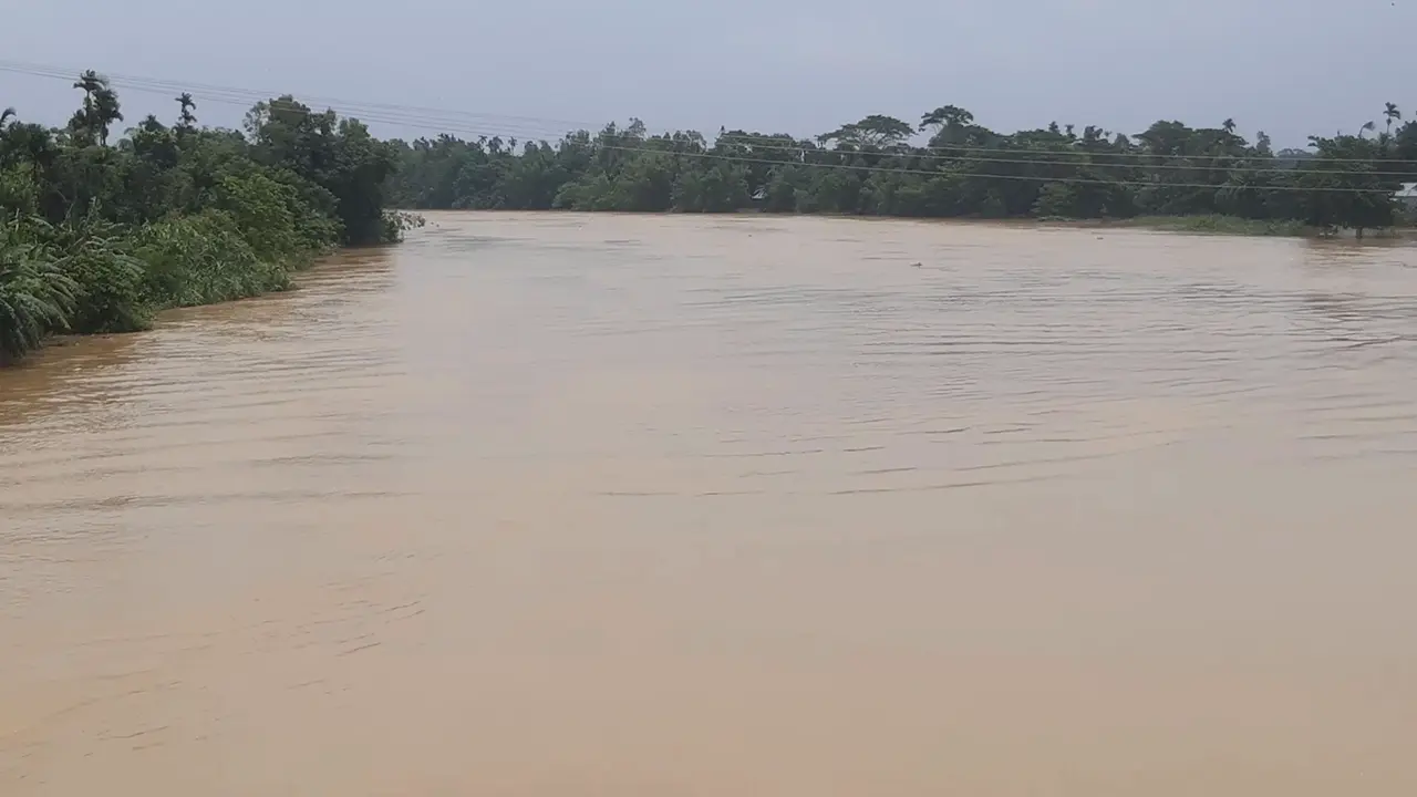 উপদাখালী নদীর পানি বিপৎসীমার ৮ সেন্টিমিটার ওপরে