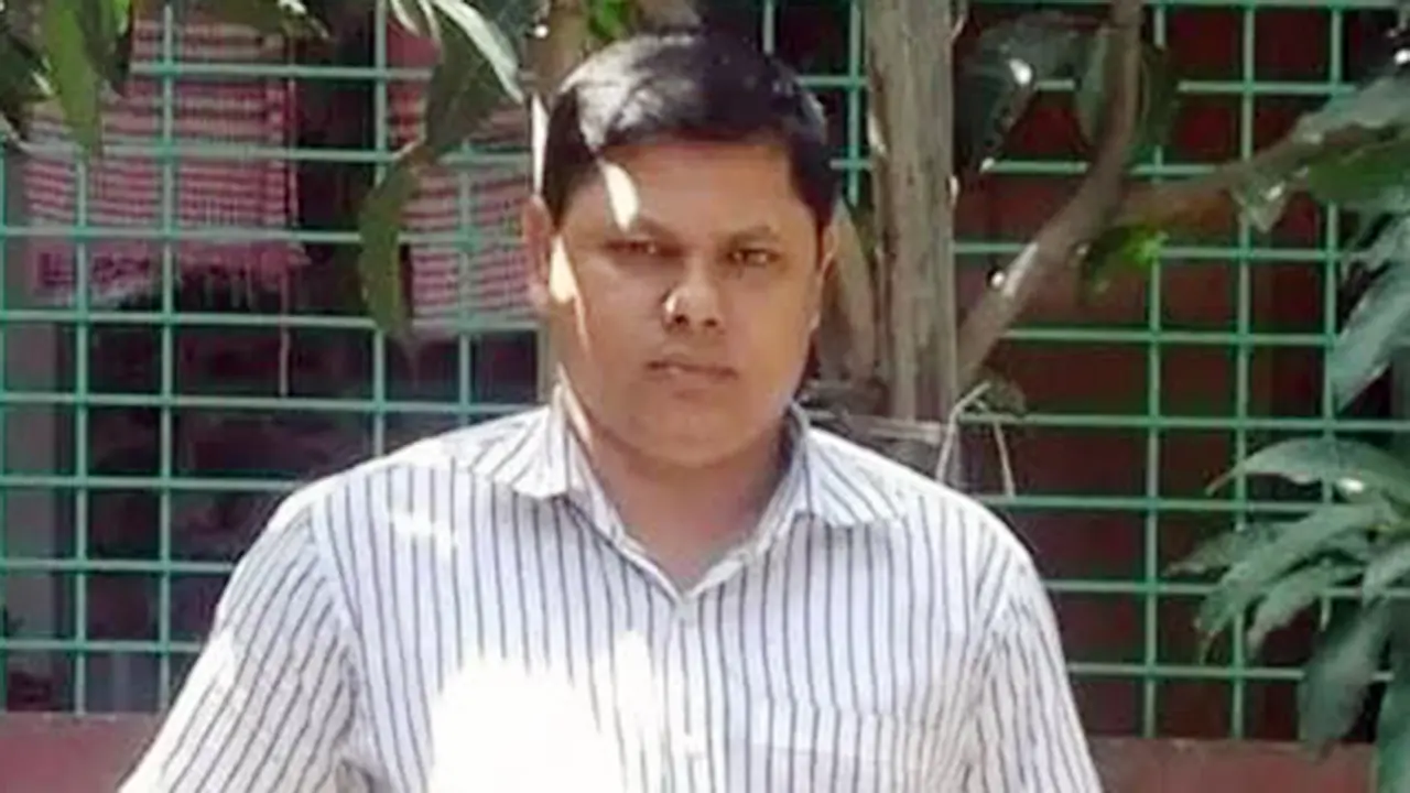 ২০২৫ সালের প্রশ্নে পরীক্ষা নেওয়ার ঘটনায় ট্যাগ অফিসারকে অব্যাহতি