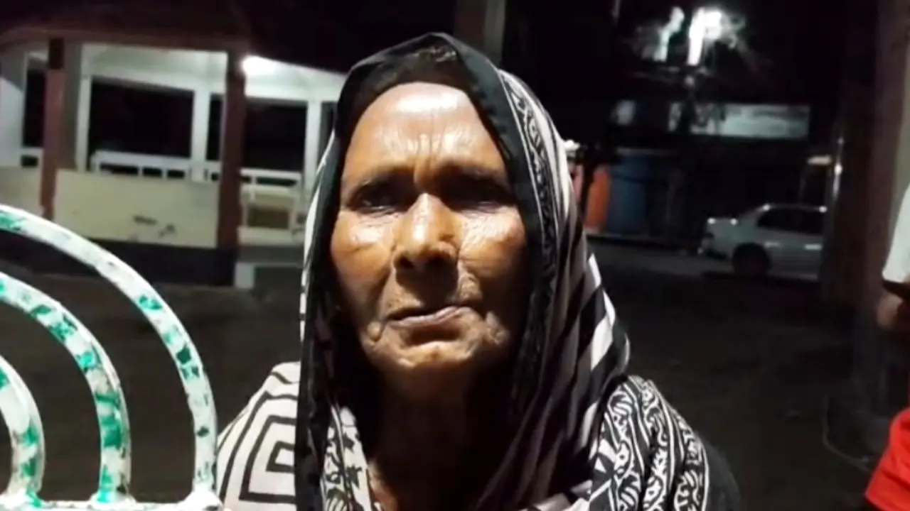 চুয়াডাঙ্গায় পরিচয় ভুলে যাওয়া বৃদ্ধার স্বজনদের খুঁজছে পুলিশ