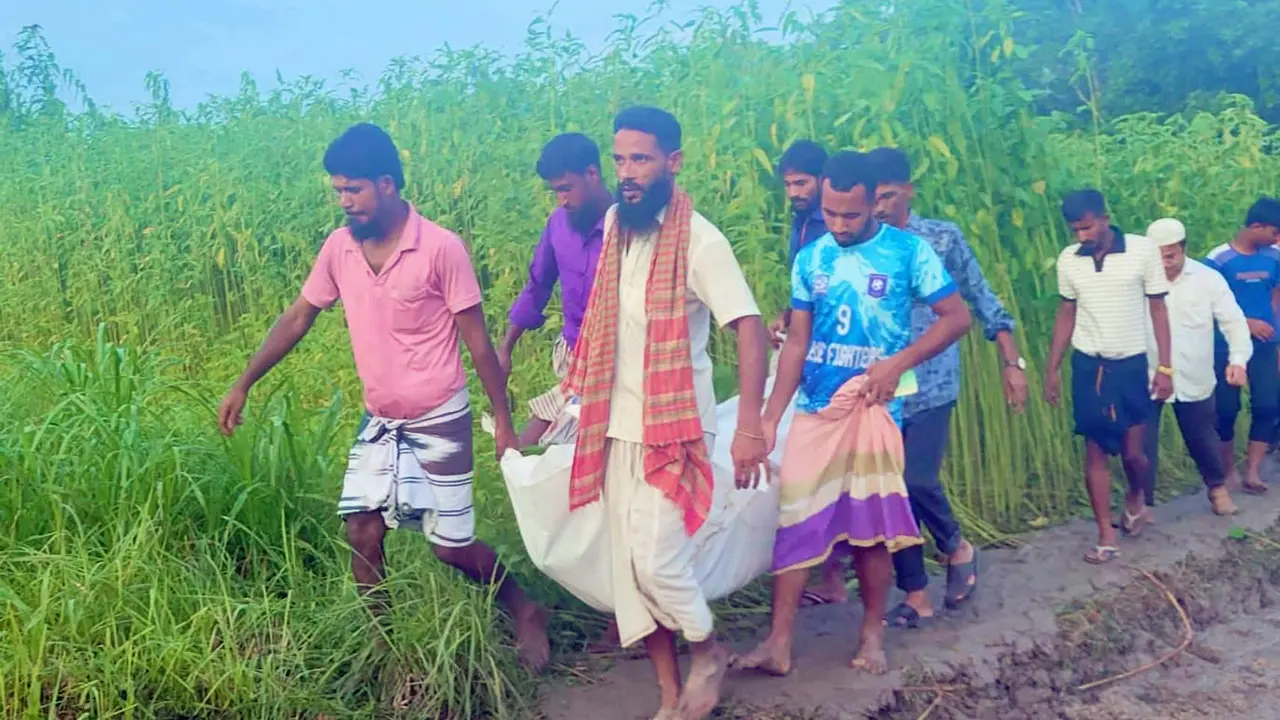 পাবনায় আ. লীগ নেতাকে গলা কেটে হত্যা