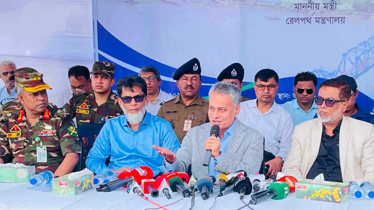 পদ্মা রেল সেতুর মাটি কাটা প্রকল্পের নকশা ও চুক্তিরই অংশ : রেলমন্ত্রী