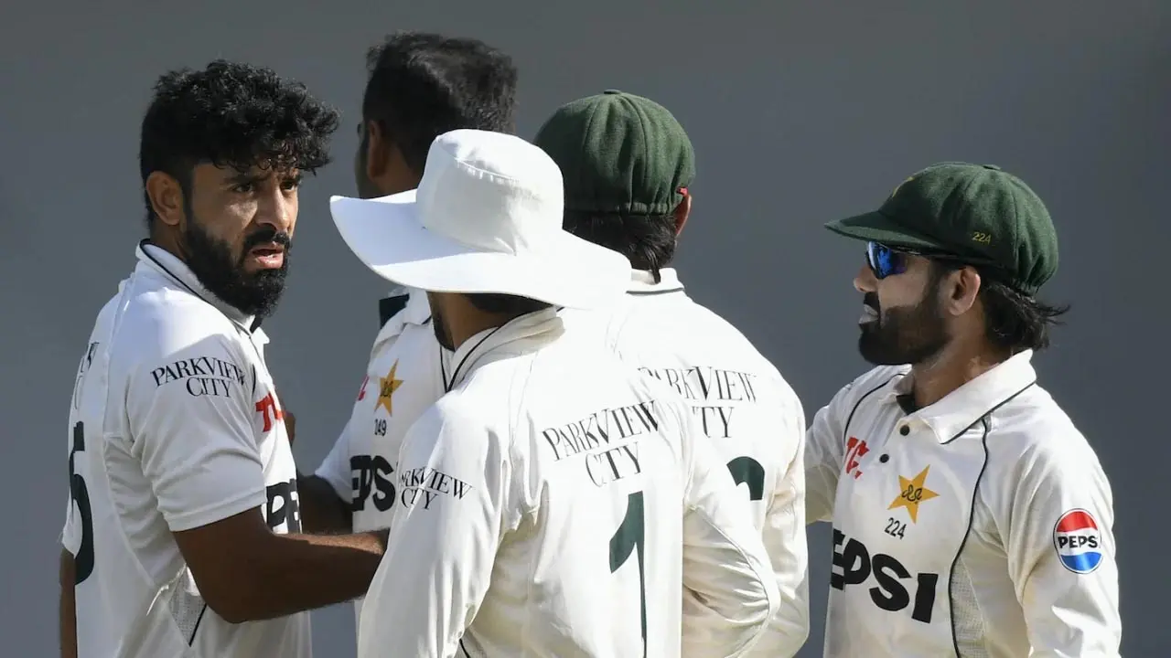 বাংলাদেশসহ বিদেশের মাটিতে টানা ৮ টেস্টে হার পাকিস্তানের