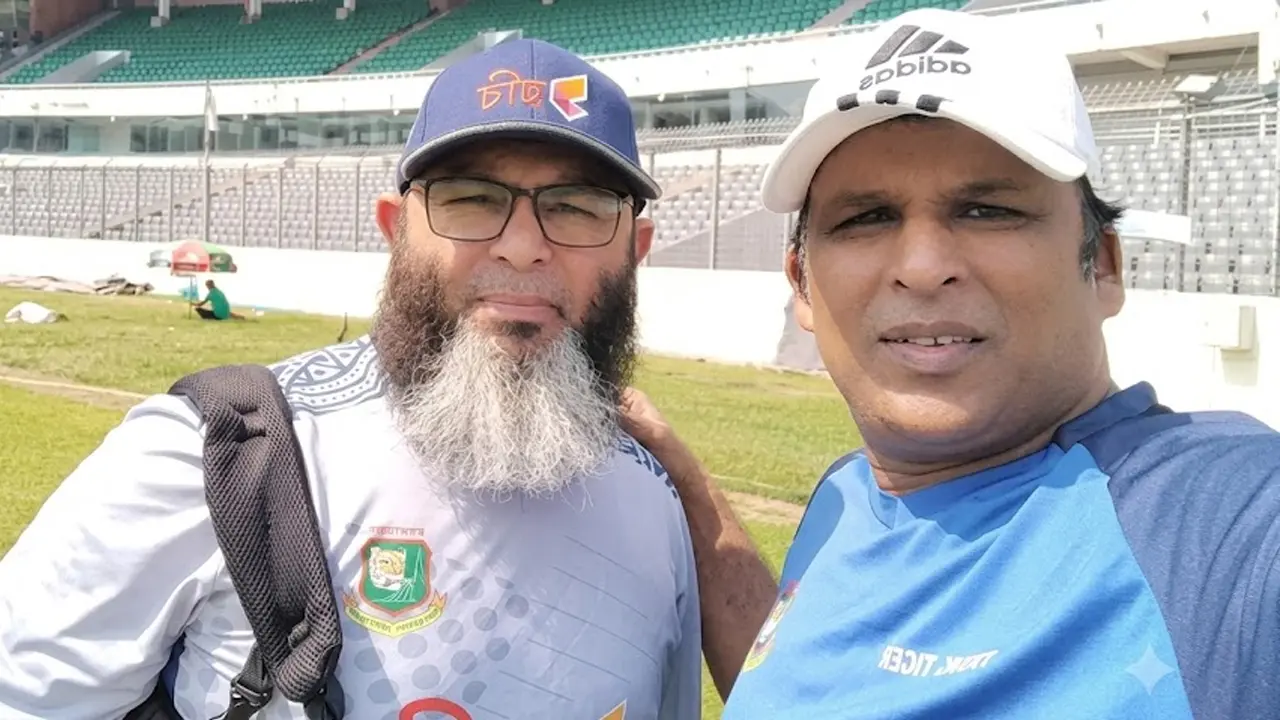 বাংলাদেশ অধ্যায় শেষ হলো পাকিস্তানের দুই কোচের