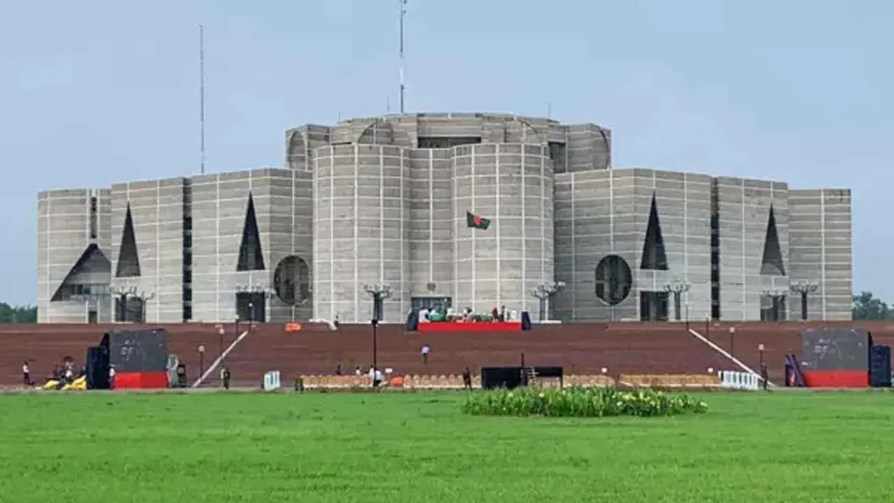 সংসদের গণপূর্ত প্রকৌশলীর কার্যালয়ে আগুন, তদন্ত কমিটি গঠনের নির্দেশ