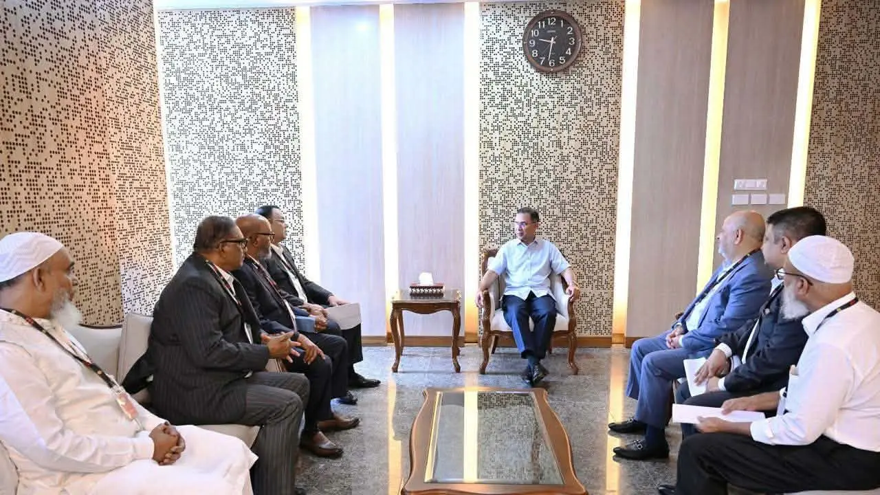 প্রধানমন্ত্রীর সঙ্গে টেক্সটাইল মিলস অ্যাসোসিয়েশনের নেতাদের সাক্ষাৎ