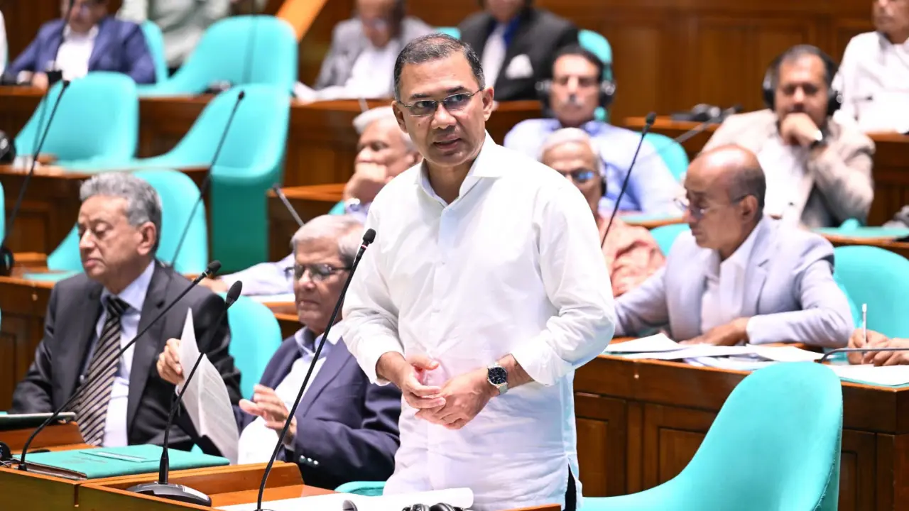 ‘বিশেষ দেশকে’ সুবিধা দিতে শিক্ষা ও স্বাস্থ্য খাত ধ্বংস করেছিল স্বৈরাচার