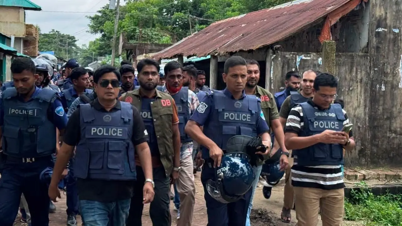 চিংড়ি প্রকল্পের দখল নিয়ে বাঁশখালীতে গোলাগুলি, আটক ১০
