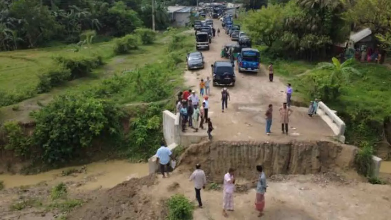 জঙ্গল সলিমপুরে ক্যাম্পের পানি পান করে ৩ পুলিশ সদস্য অসুস্থ