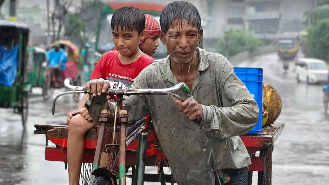 ঢাকাসহ ছয় বিভাগে অতিভারী বৃষ্টির আভাস