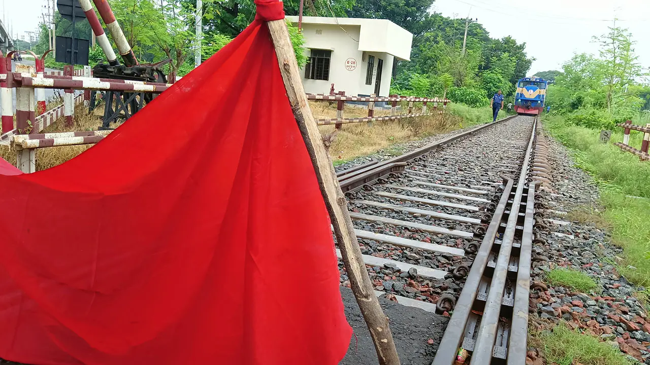 রাবি শিক্ষার্থীদের অবরোধে রেলের ক্ষতি ৩৫ লাখ টাকা