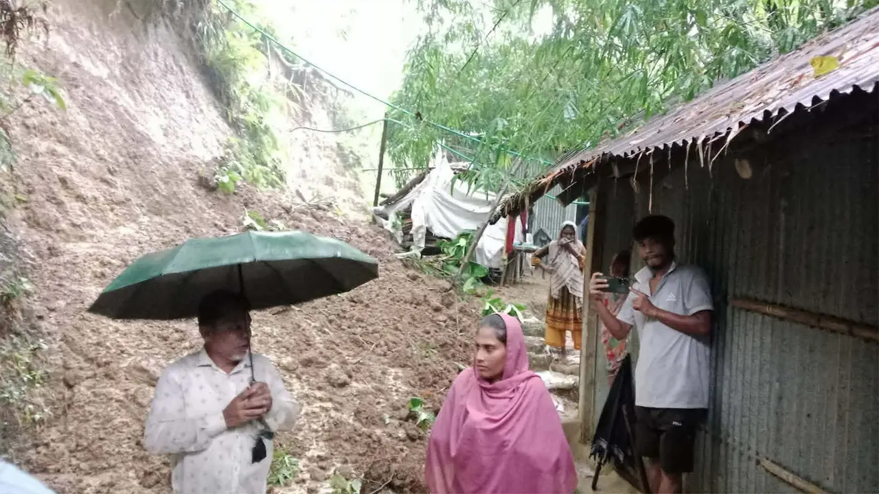 রাঙামাটিতে উঁকি দিচ্ছে ২০১৭ সালের ভয়াল স্মৃতি, ধসে পড়ছে ছোট-বড় পাহাড়