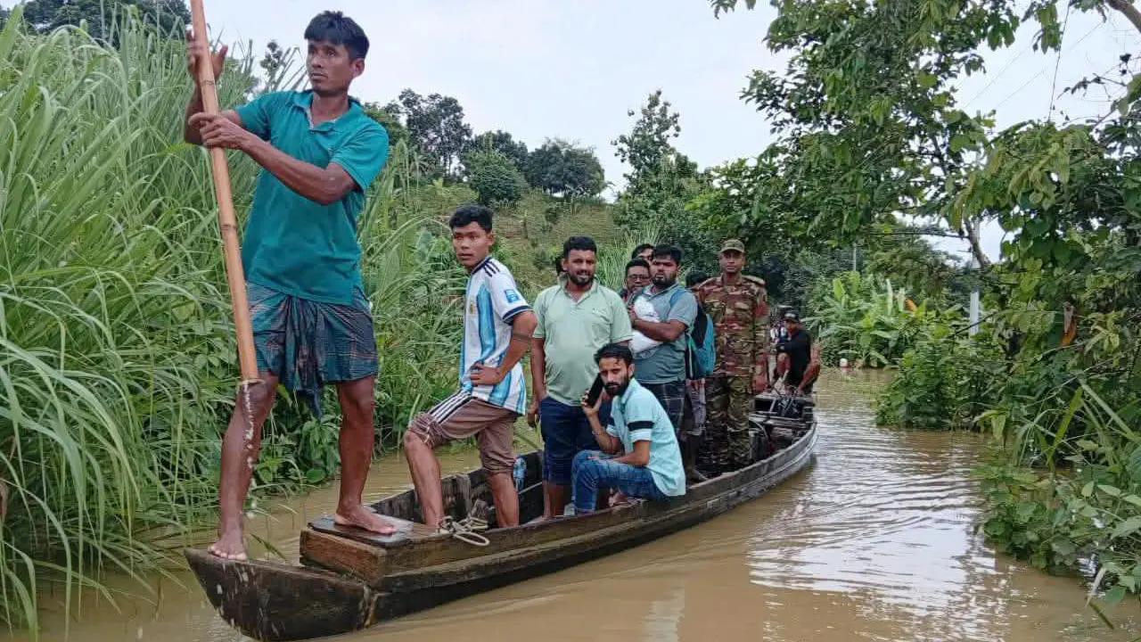 সেনাবাহিনীর সহায়তায় সাজেক ছাড়লেন আরও ৩১১ পর্যটক