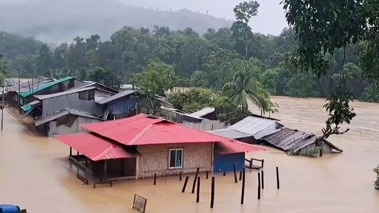 পাহাড়ি ঢলে ফের ডুবলো বিলাইছড়ির ২০ গ্রাম, স্রোতে পৌঁছানো যাচ্ছে না ত্রাণ