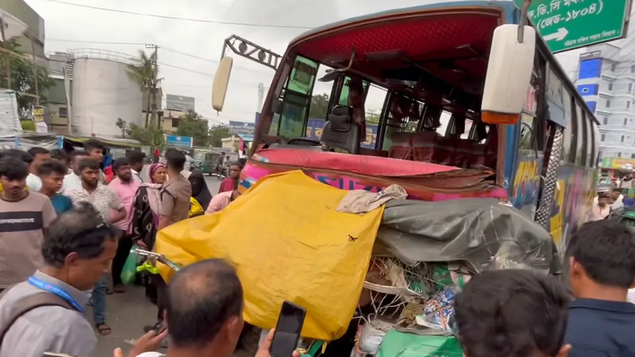 কর্ণফুলীতে বাসের ধাক্কায় সিএনজিচালিত অটোরিকশার চালক নিহত