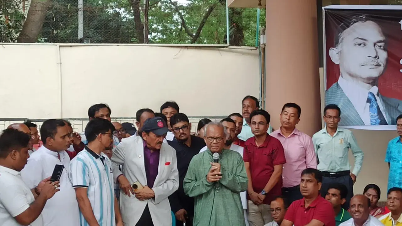 প্রধানমন্ত্রী নির্বাচনের অঙ্গীকার বাস্তবায়নে নিরলসভাবে কাজ করে যাচ্ছেন