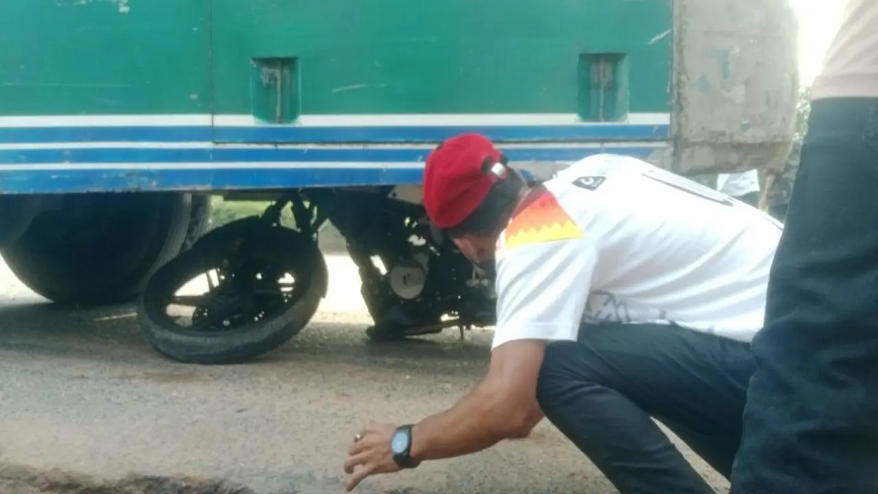 কর্মস্থলে যাওয়ার পথে বাসের চাকায় পিষ্ট হয়ে নারী নিহত