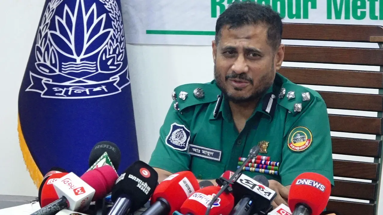 ‘জুলাই গণহত্যায় জড়িত পুলিশ অফিসাররা জানে কীভাবে পালিয়ে থেকে বাঁচতে হয়’