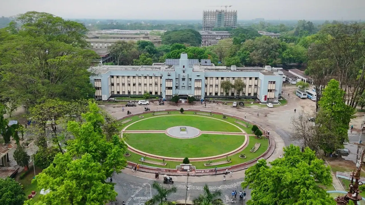 ৭৪ বছরে রাজশাহী বিশ্ববিদ্যালয়: গৌরবের মহিরুহ, চ্যালেঞ্জেরও সহযাত্রী