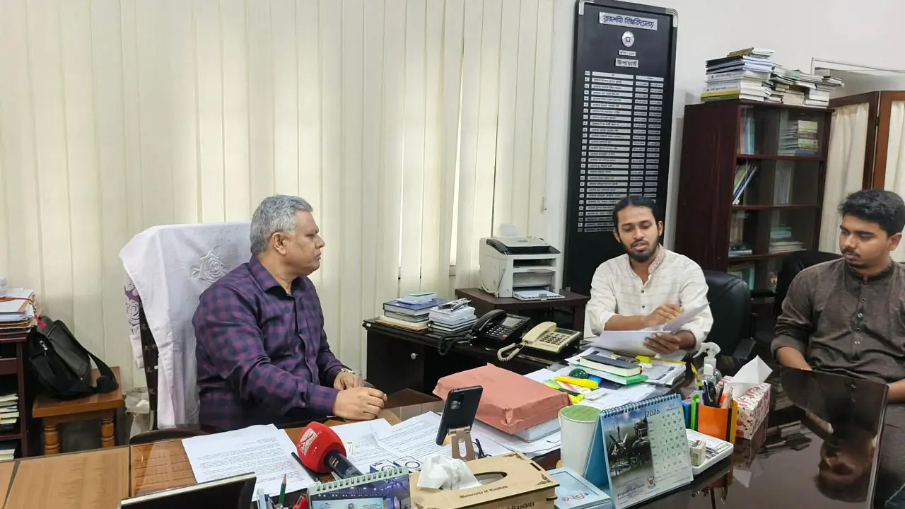 উপাচার্যের কাছে ‘জুলাই বিরোধী’ শিক্ষকদের তালিকা দিলেন রাকসু জিএস