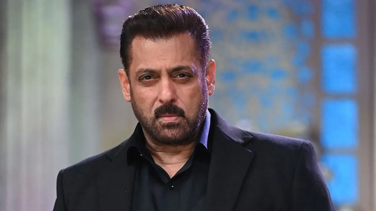 শুটিংয়ের ব্যস্ততার মাঝেও বন্যাদুর্গতদের পাশে সালমান খান