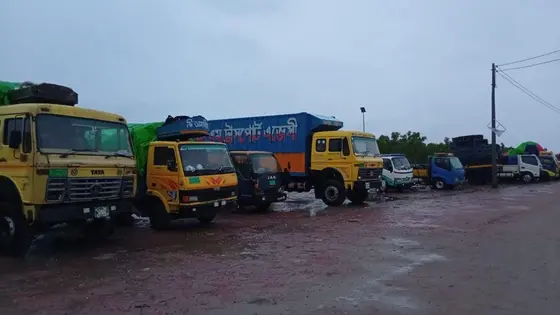 সন্দ্বীপের সঙ্গে ৬ দিন ধরে নৌ চলাচল বন্ধ, দুর্ভোগে হাজারো যাত্রী