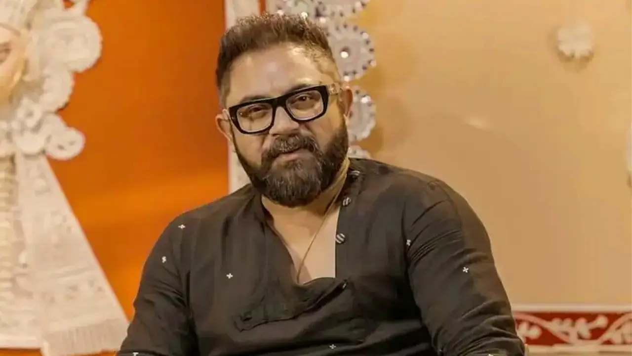 আর্থিক প্রতারণায় অভিযোগ সোহম চক্রবর্তীর বিরুদ্ধে