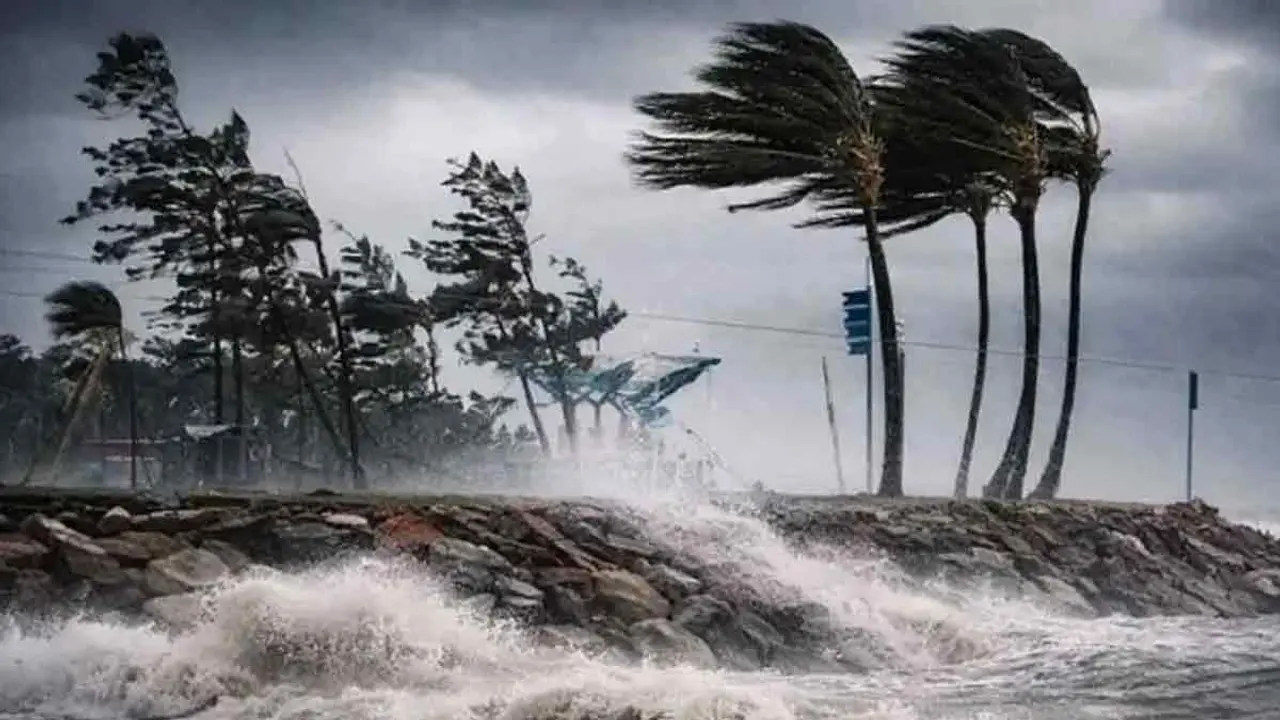 ১৯ অঞ্চলে সর্বোচ্চ ৬০ কিমি বেগে ঝড়ের আভাস