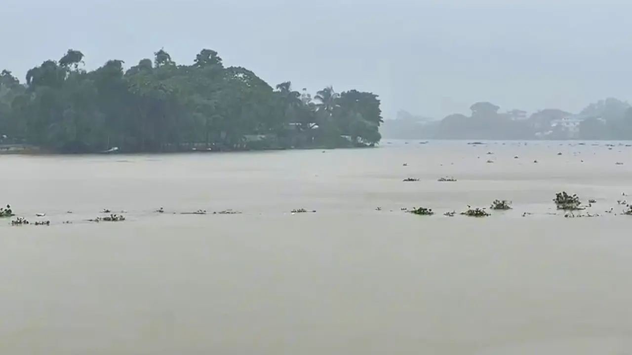 বিপৎসীমার ওপরে সুরমার পানি, ১৩১১ আশ্রয়কেন্দ্র প্রস্তুত