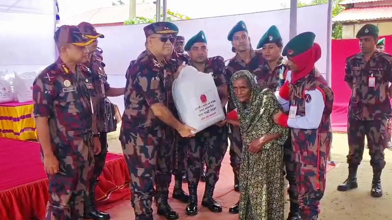 মানবিক বিপর্যয়ে অসহায় মানুষের পাশে দাঁড়ানো বিজিবির অন্যতম দায়িত্ব