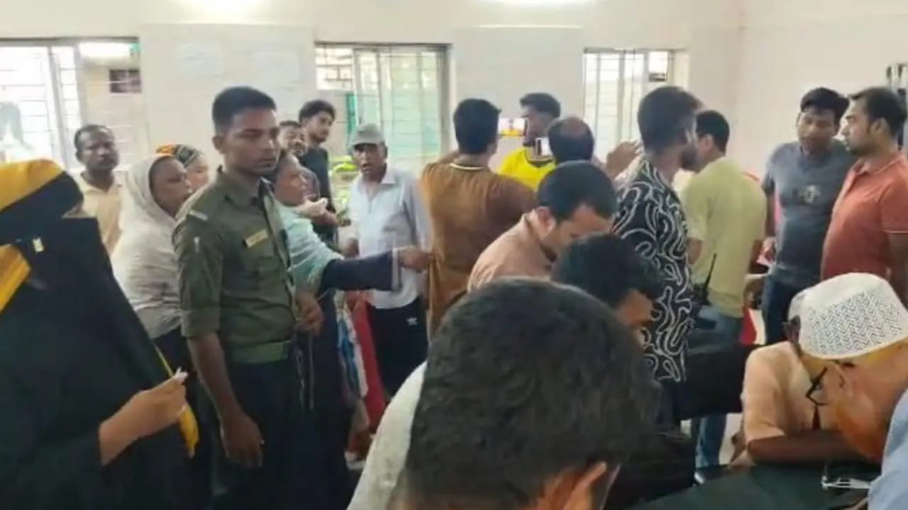 সোনারগাঁয়ে আসামি ধরতে গিয়ে ৩ পুলিশ সদস্যকে কুপিয়ে জখম