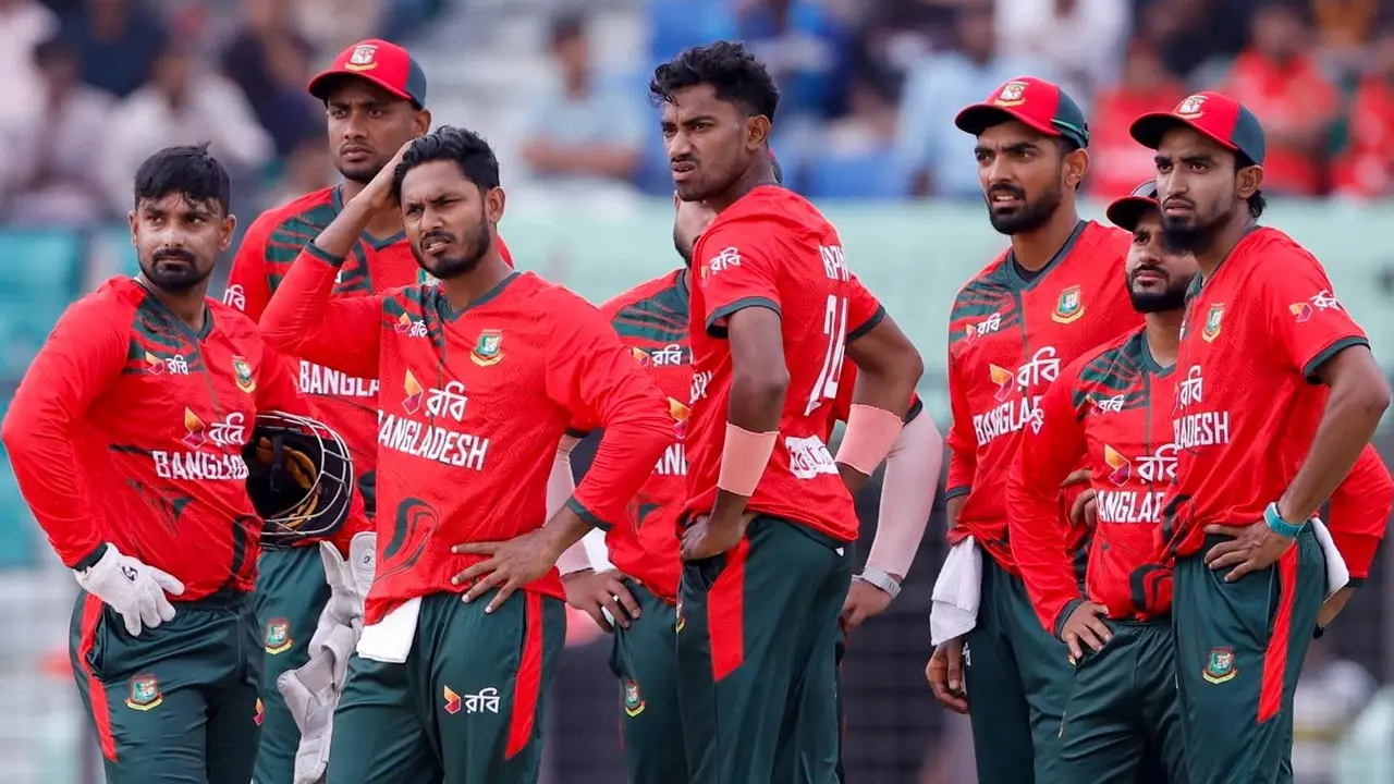 টি-টোয়েন্টি সিরিজের মাঝপথে ধাক্কা খেল বাংলাদেশ