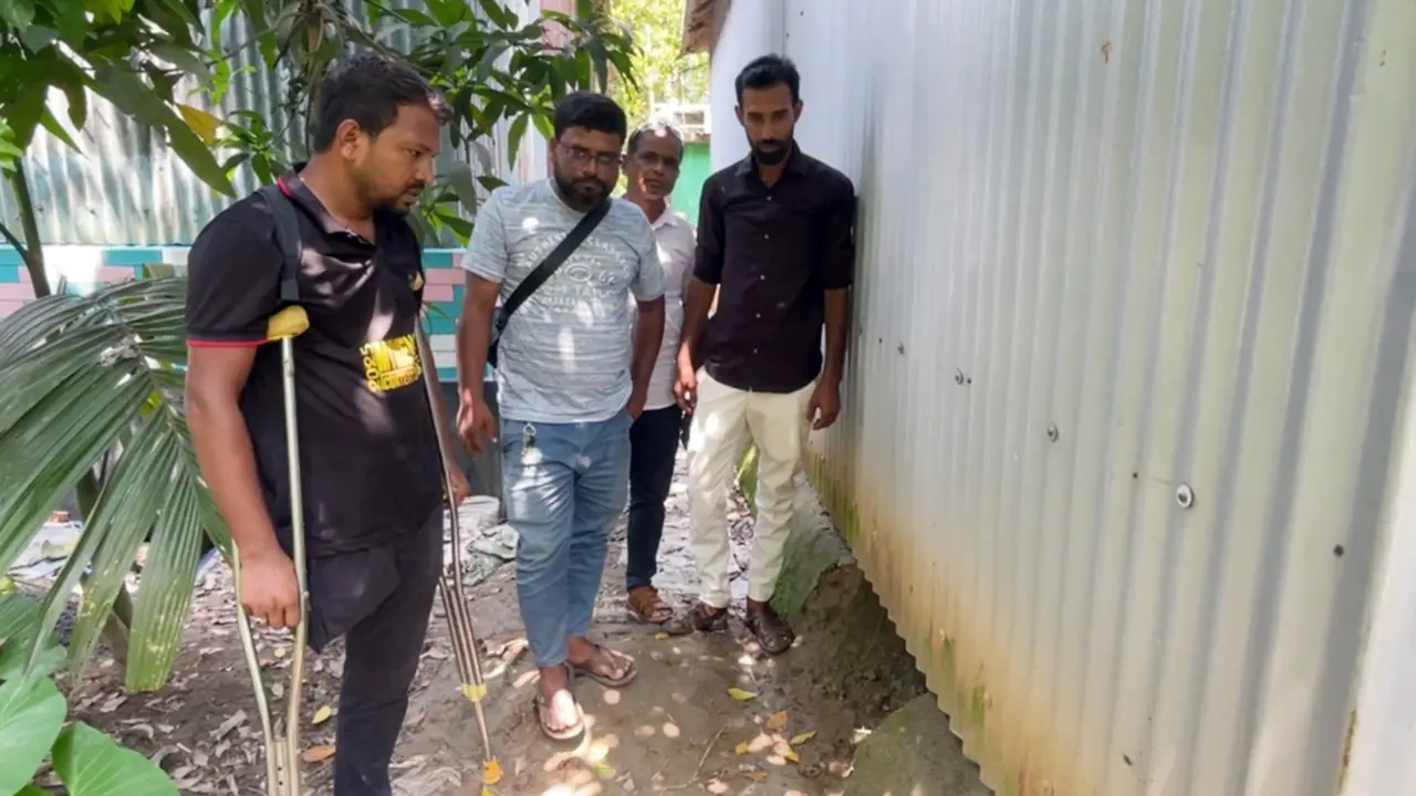 পা হারানো রিপনের শেষ সম্বলও নিয়ে গেল চোরে