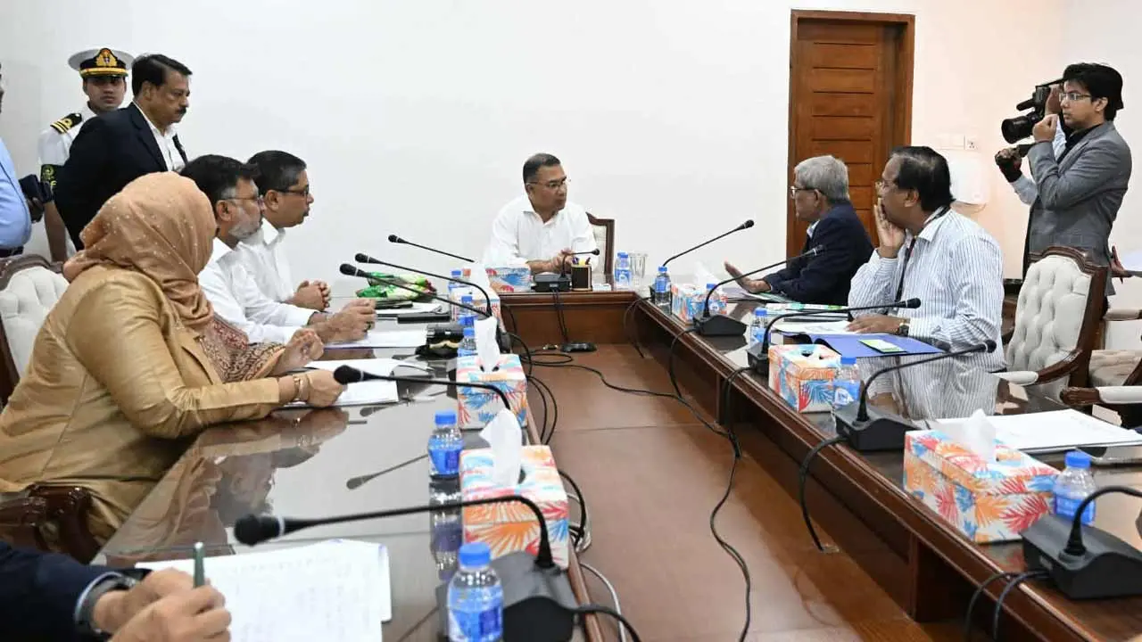 ঢাকার উত্তর-দক্ষিণে বর্জ্য থেকে বিদ্যুৎ প্রকল্প নিয়ে প্রধানমন্ত্রীর বৈঠক