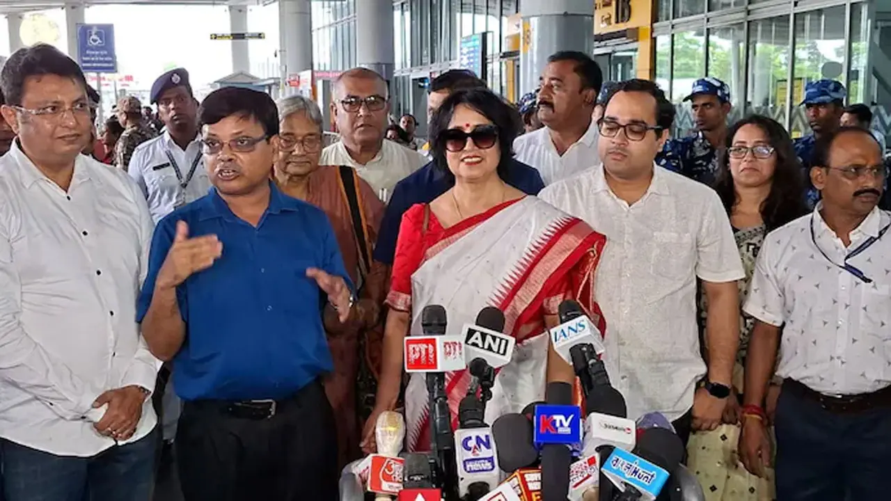 বিতাড়িত হওয়ার দুই দশক পর ফের কলকাতায় তসলিমা নাসরিন