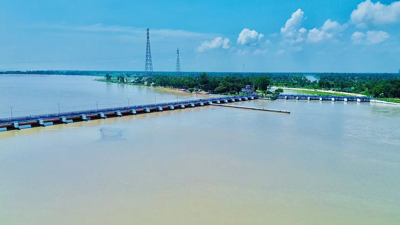 ভারী বৃষ্টি ও উজানের ঢলে তিস্তার পানি বিপৎসীমার ওপরে