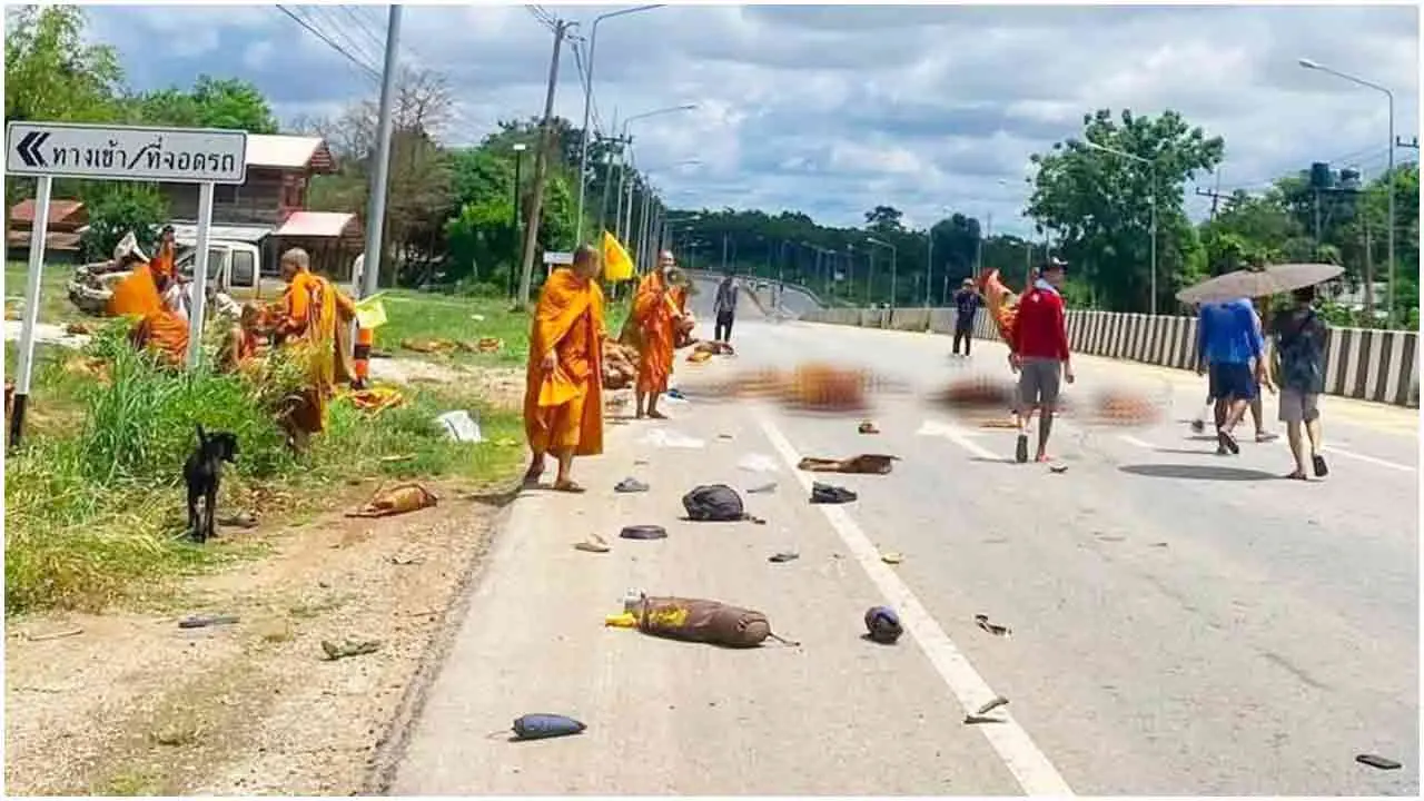 তীর্থযাত্রার পথে পিকআপ চাপায় প্রাণ গেল ৮ বৌদ্ধ সন্ন্যাসীর