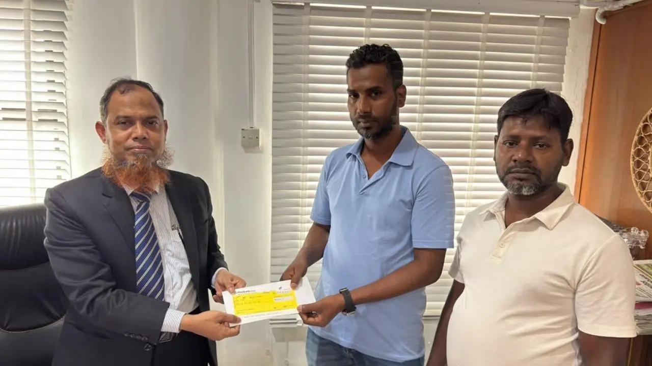 মালয়েশিয়ায় অসুস্থ প্রবাসীকে আর্থিক সহায়তা দিলো দূতাবাস