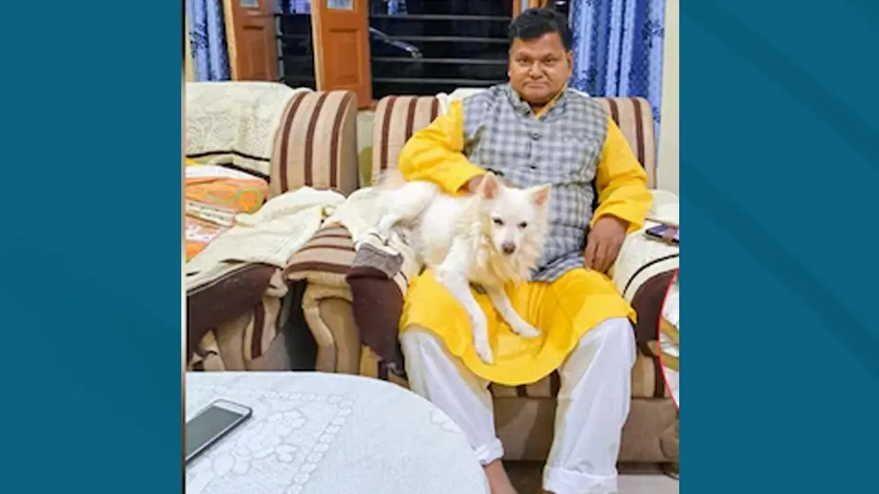 মালিকের মরদেহ দেখার কয়েক ঘণ্টা পর পোষা কুকুরের মৃত্যু