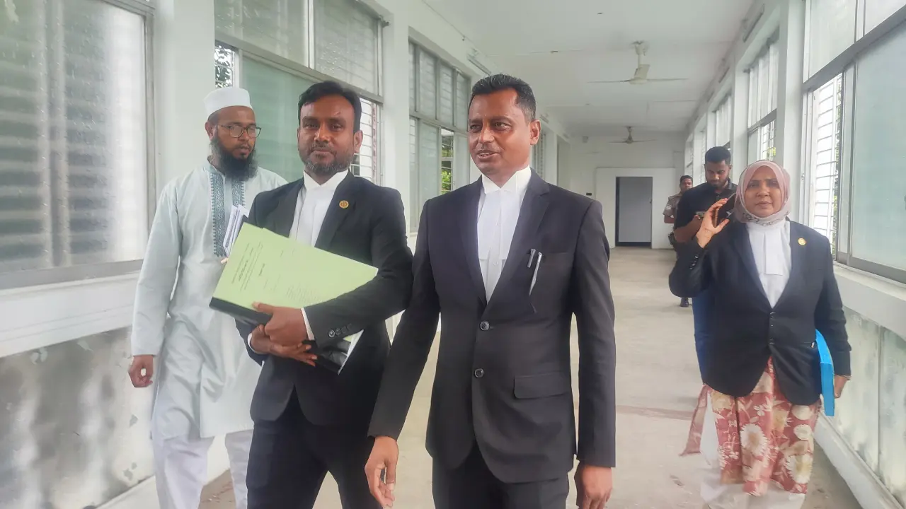 শেখ হাসিনাসহ ৪১ জনের বিরুদ্ধে আনুষ্ঠানিক অভিযোগ জমা