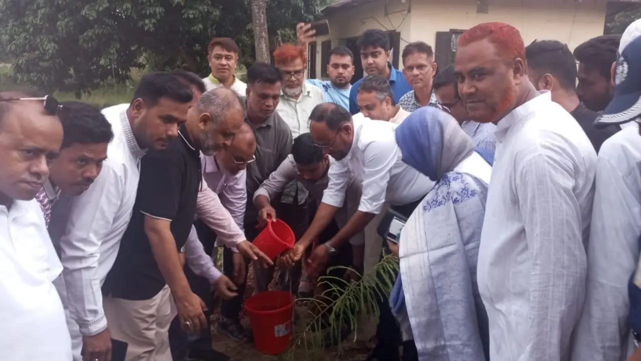 বন্যায় ক্ষতিগ্রস্ত মৎস্যচাষিদের পুনর্বাসনে সরকার সর্বোচ্চ গুরুত্ব দিচ্ছে