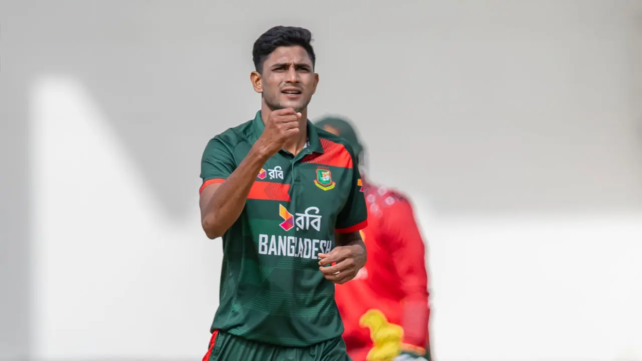 নাহিদের ৬ উইকেট, দেড়শর আগেই অলআউট জিম্বাবুয়ে