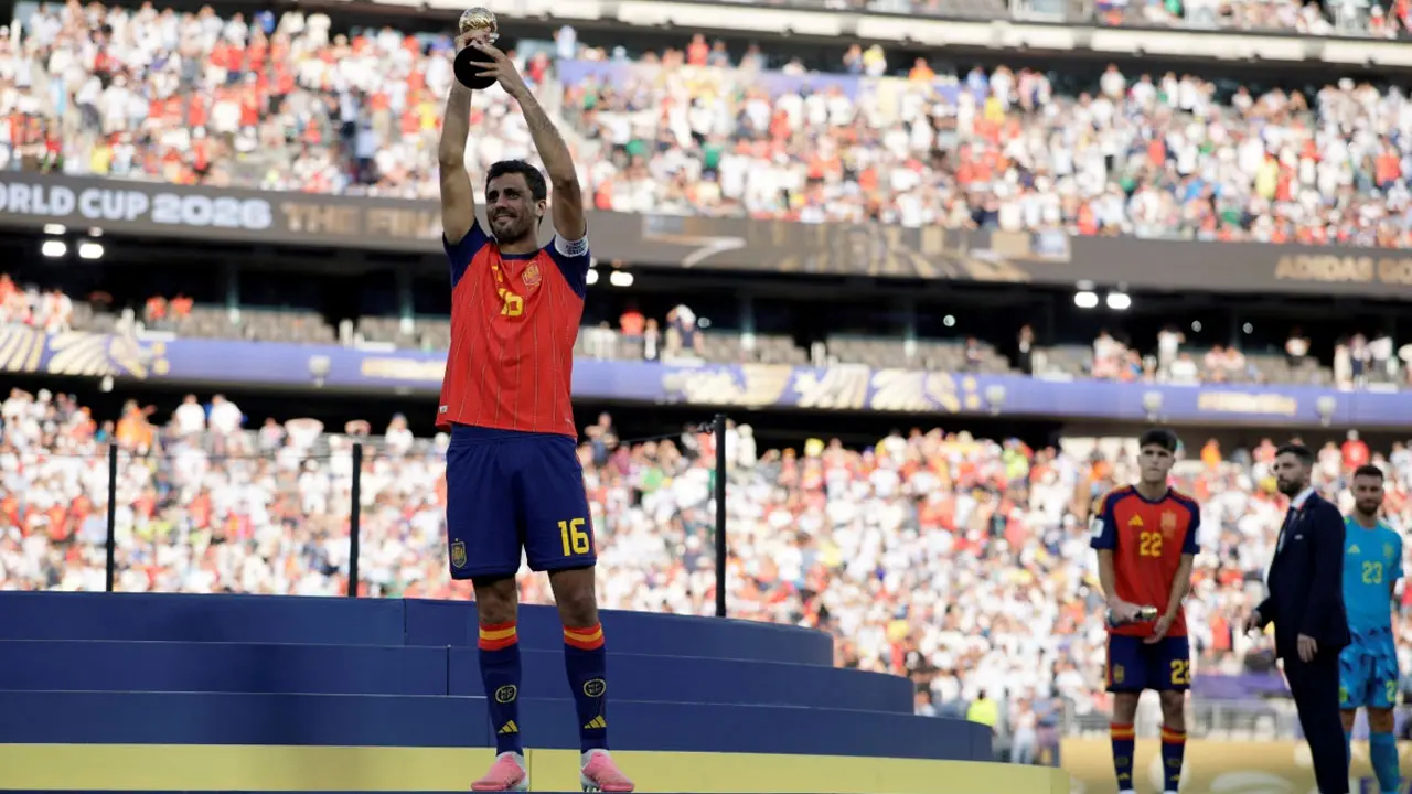 ছুরি-কাঁচির নিচে যেতে হচ্ছে বিশ্বকাপের সেরা ফুটবলারকে